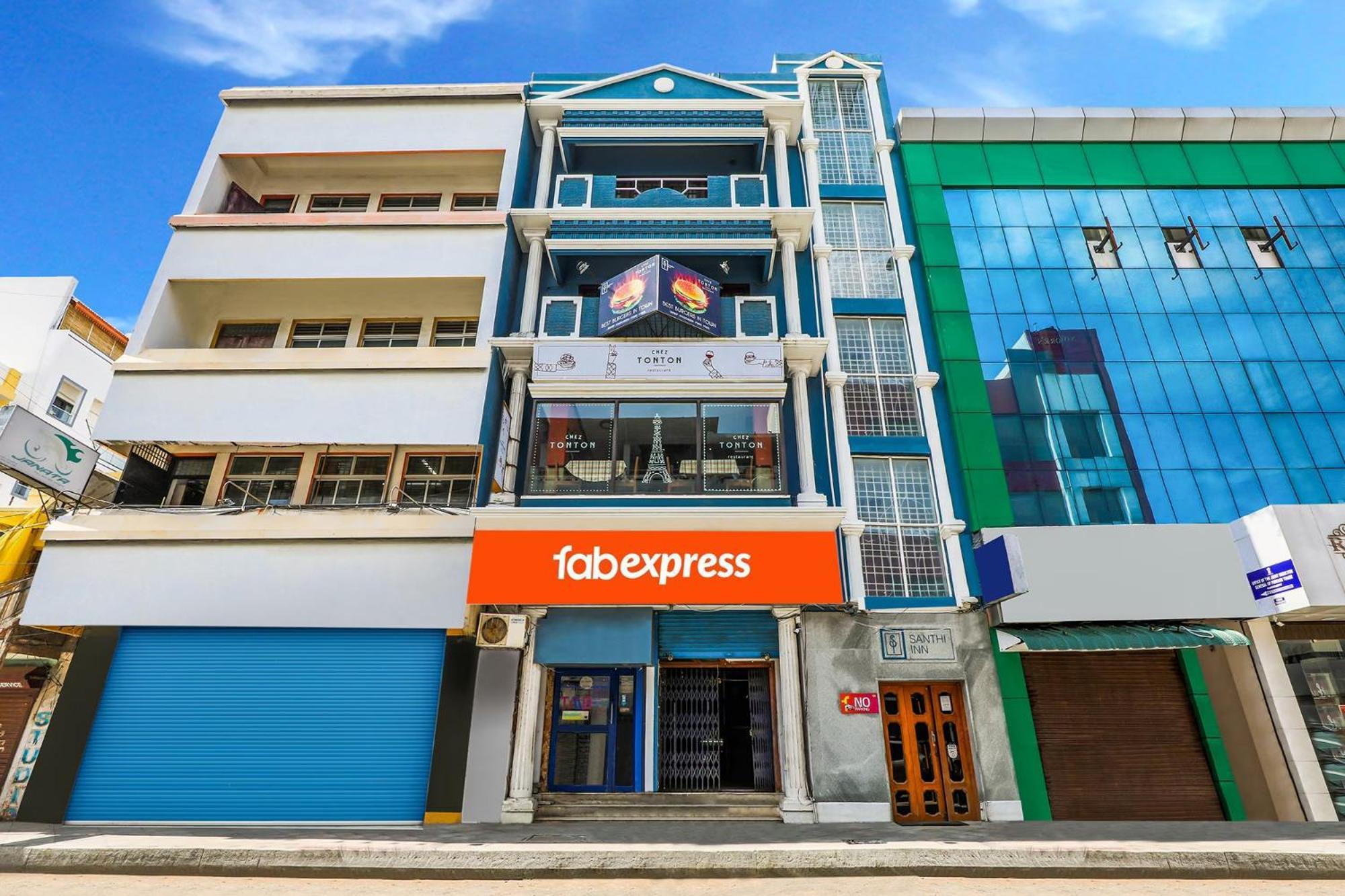 Fabexpress Santhi Inn - 500 Meters From Promenade Beach Pondicherry Eksteriør bilde