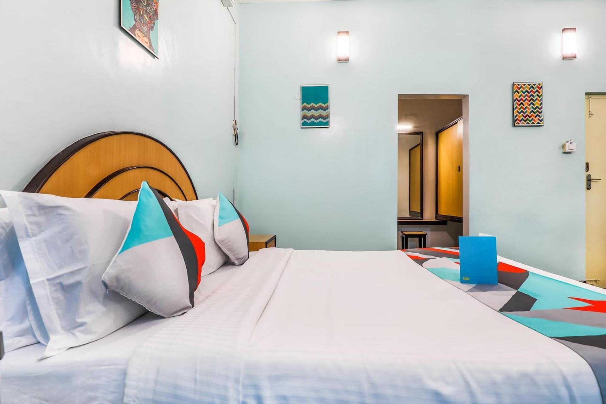 Fabexpress Santhi Inn - 500 Meters From Promenade Beach Pondicherry Eksteriør bilde